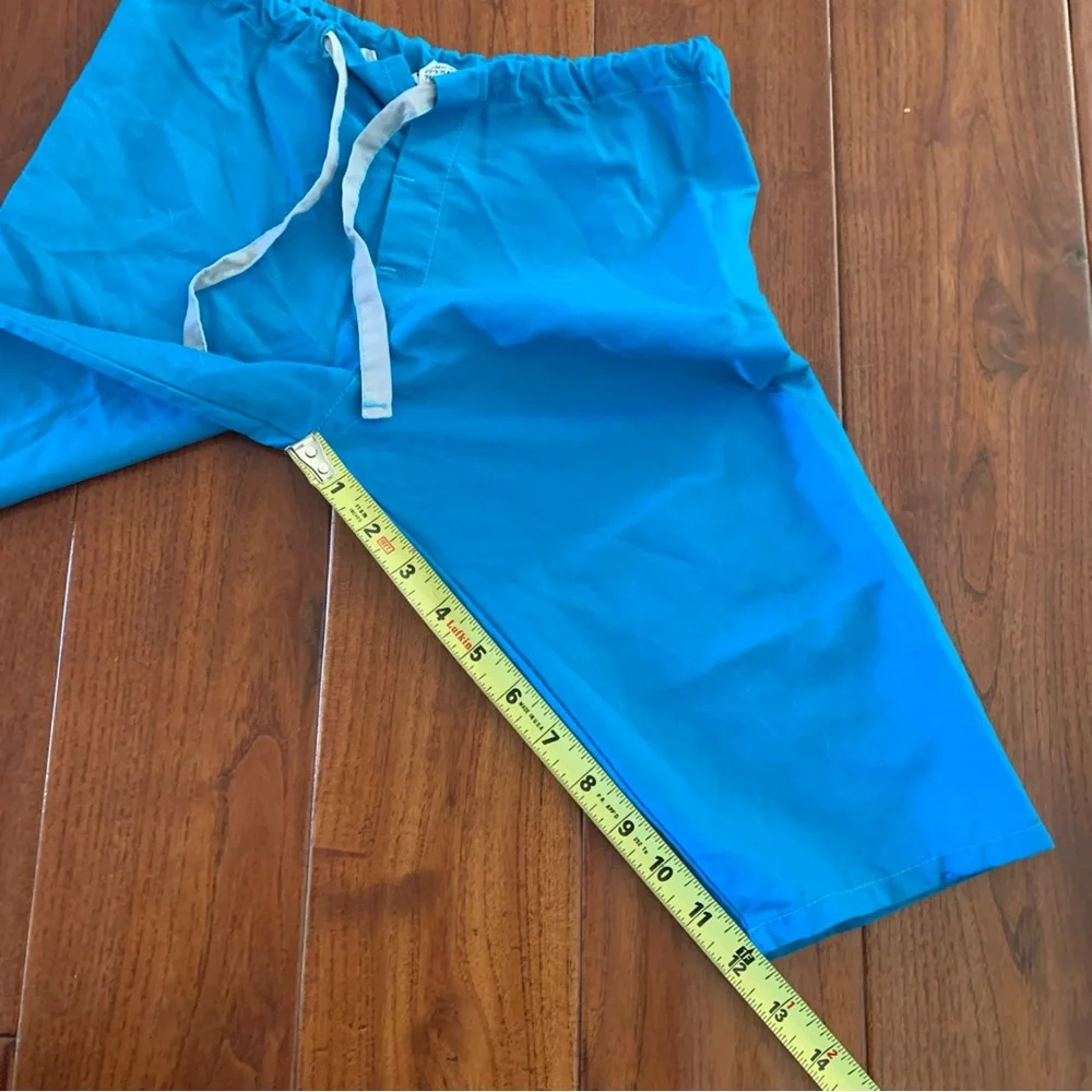 Medline Kids Hospital Scrubs Size xs 4T? Aqua/Grey V-neck Short Sleeve Halloween